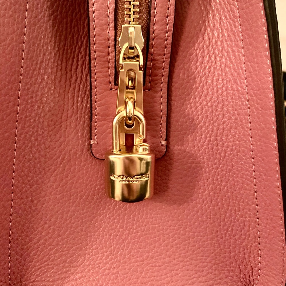 Beautiful COACH Satchel. - Picture 9 of 16